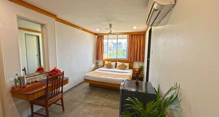 Hotel Parklane Room Type - Deluxe Room