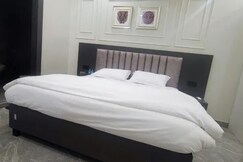 FabHotel Eminence