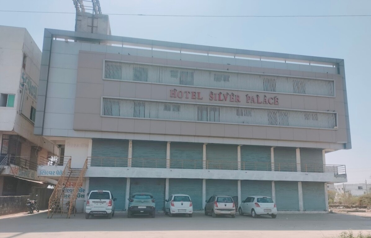 Hotel Silver Palace - Tap to explore photos