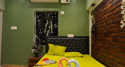 Deluxe Double Bed Suite with Air Conditioning Room Type - Comfort and Style: Double Bed AC Room