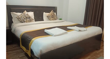HR Upvan Inn Room Type - Suite Room With Balcony & Lake View