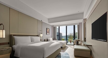 DoubleTree by Hilton Chengdu Xinglong Lake Room Type - KING DELUXE RM W GARDEN