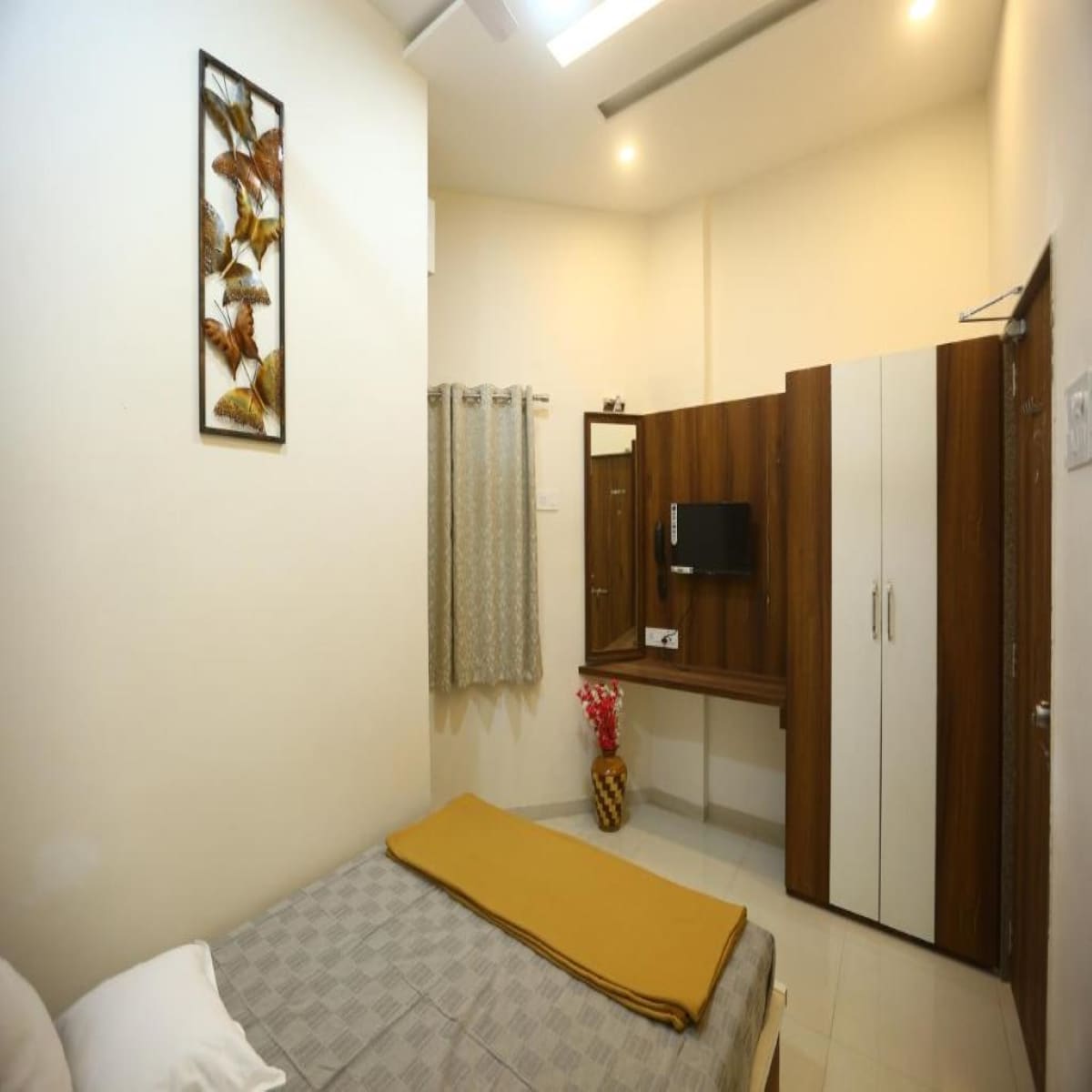 Hotel Kisan ( Parking & Restaurant ) - Tap to explore photos