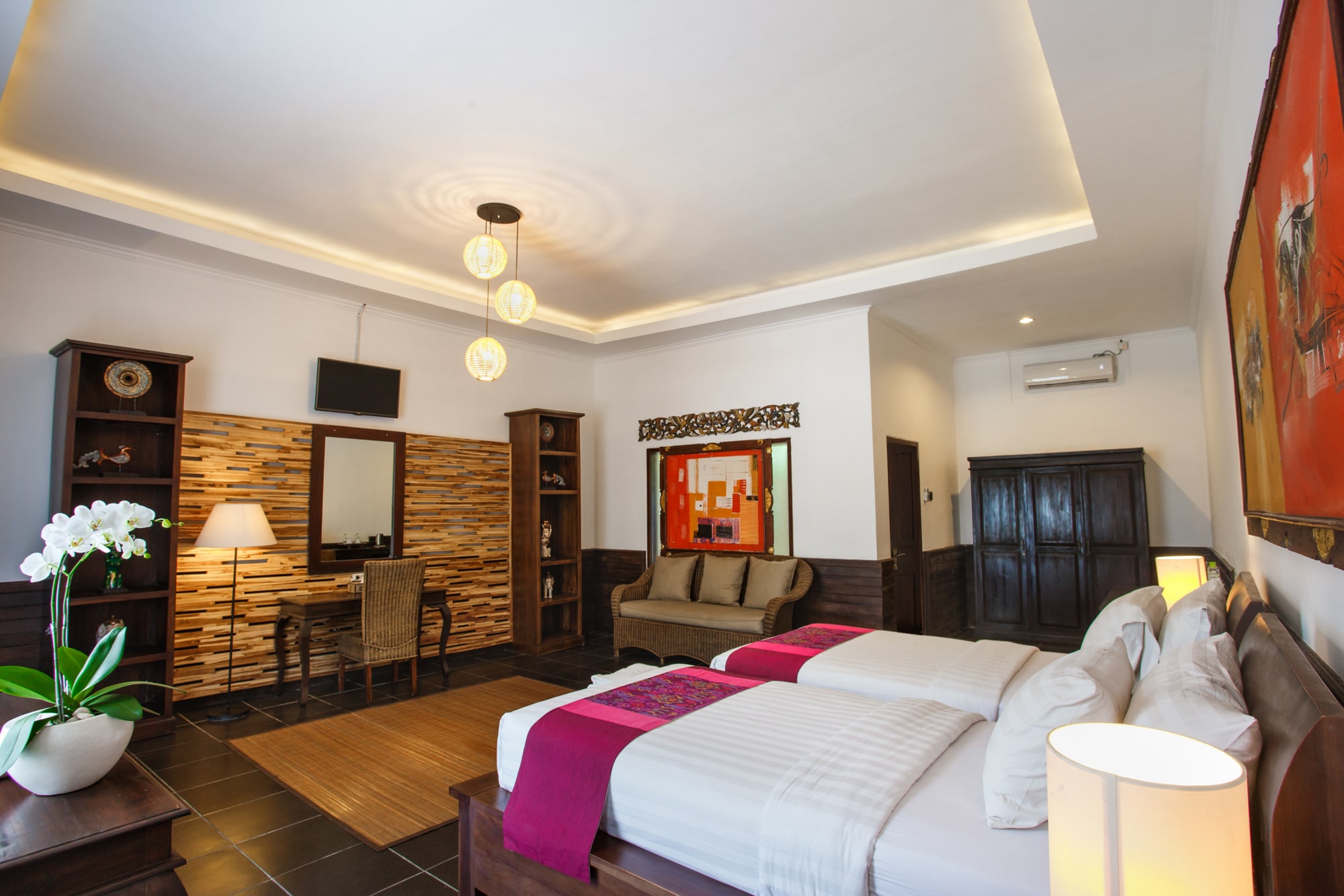 Ubud Raya Boutique Hotel - Tap to explore photos