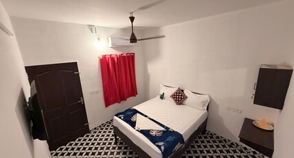 Jona Rooms Room Type - Deluxe Room