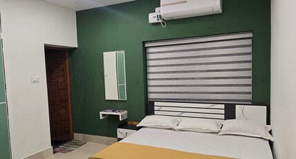 S J Residency - 250m from Padmanabhaswamy Temple Room Type - Standard Non AC Room