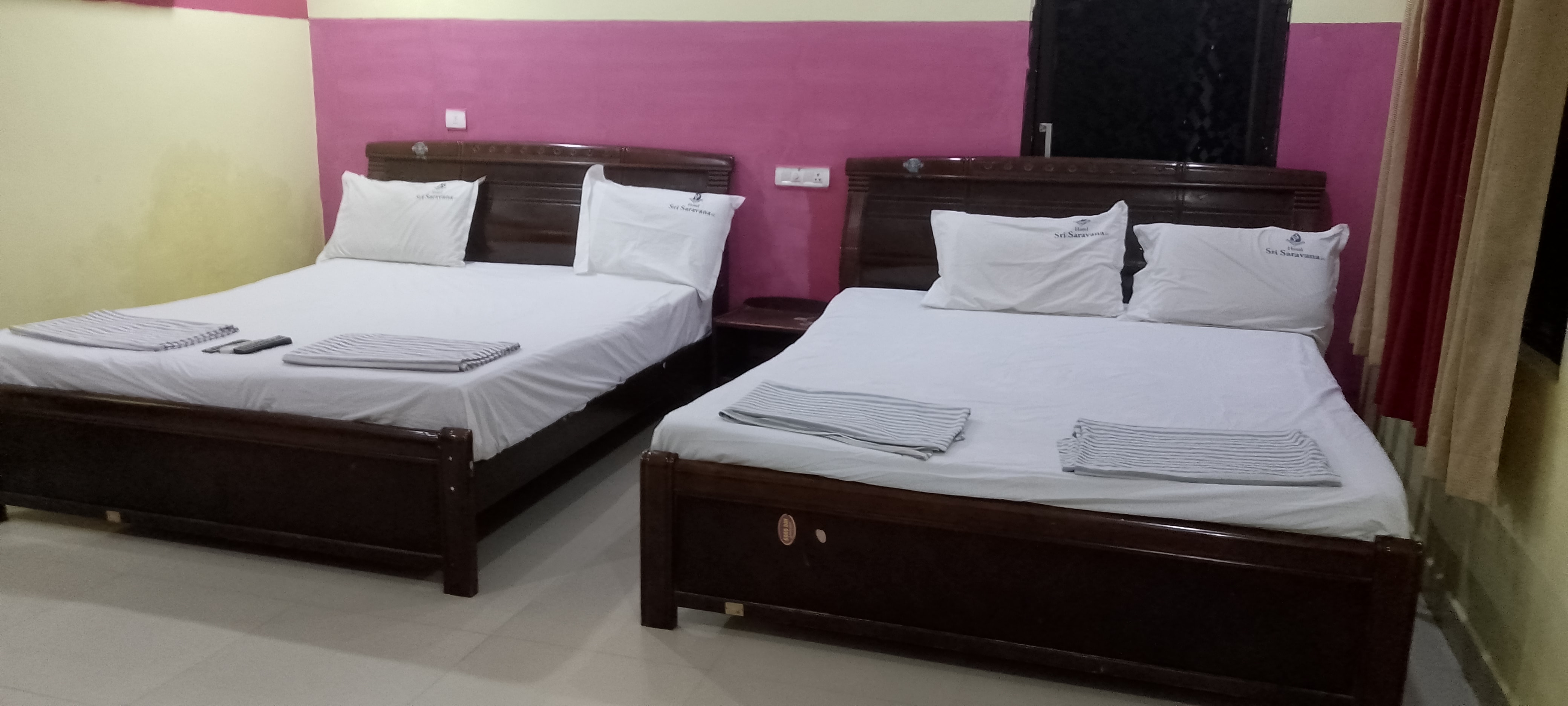 Sri Saravana Hotel - Tap to explore photos