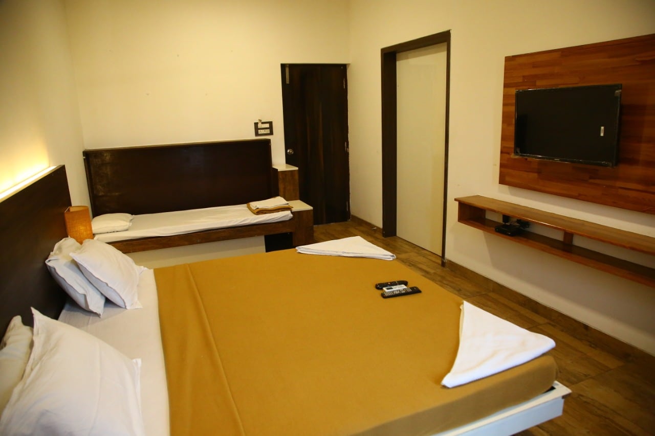 Hotel Samudra City - Tap to explore photos