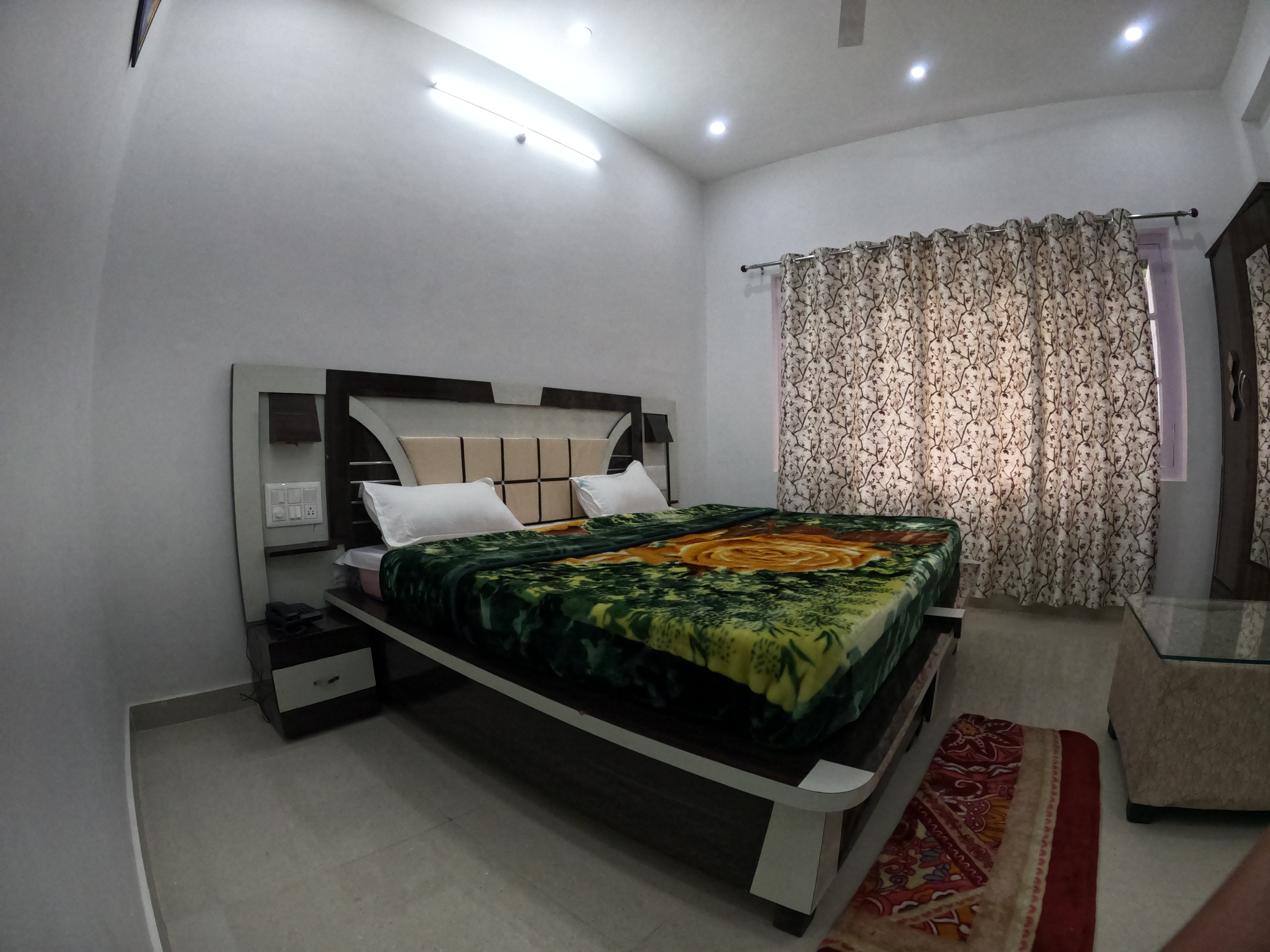 Hotel Sher E Punjab - Tap to explore photos