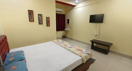 Hotel Sri hari by Hungry house Room Type - Bedroom 4
