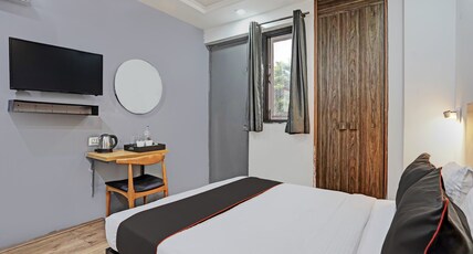 Townhouse Rohini Sector 18 Formerly Relic Stay Room Type - Deluxe with Balcony Townhouse Rohini Sector 18 Formerly Relic Stay Room Type - Deluxe with Balcony