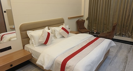 Hotel Indore Palace, Feel At Home (Newly Renovated Hotel) Room Type - Deluxe Double Bed Room AC Hotel Indore Palace, Feel At Home (Newly Renovated Hotel) Room Type - Deluxe Double Bed Room AC