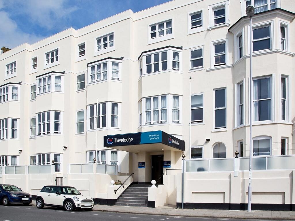 Travelodge Worthing Seafront - Tap to explore photos