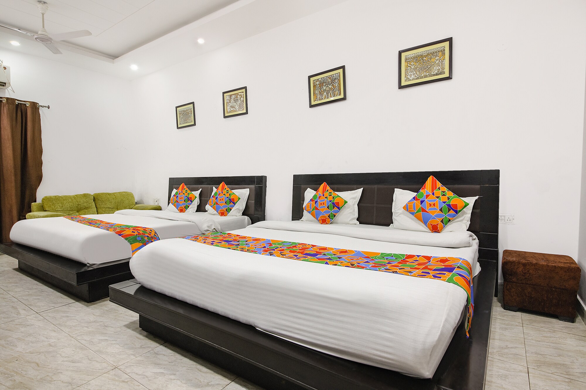 FabHotel Khalsa Homestay - Tap to explore photos