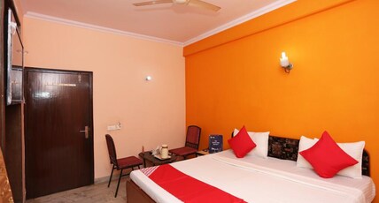 Grand Avenue Hotel & Restaurant Room Type - Deluxe room