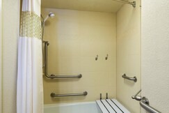Hampton Inn I-10 & College Drive
