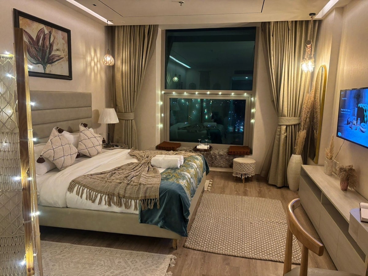 Little Nest Luxury Studio AIPL Joystreet - Tap to explore photos