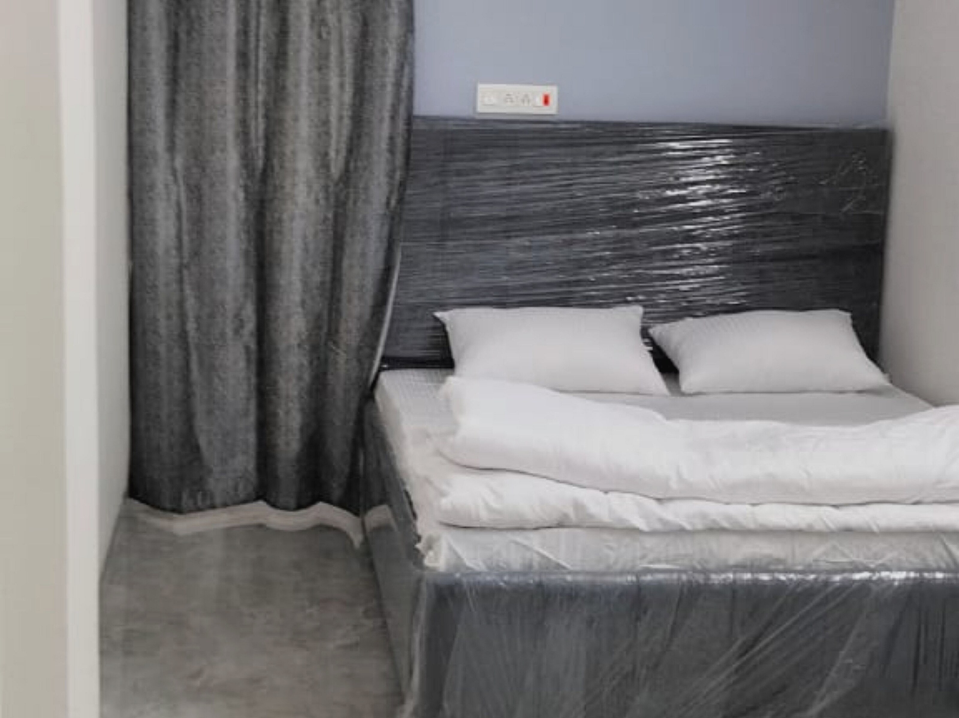 Hotel O Queen Cafe - Tap to explore photos