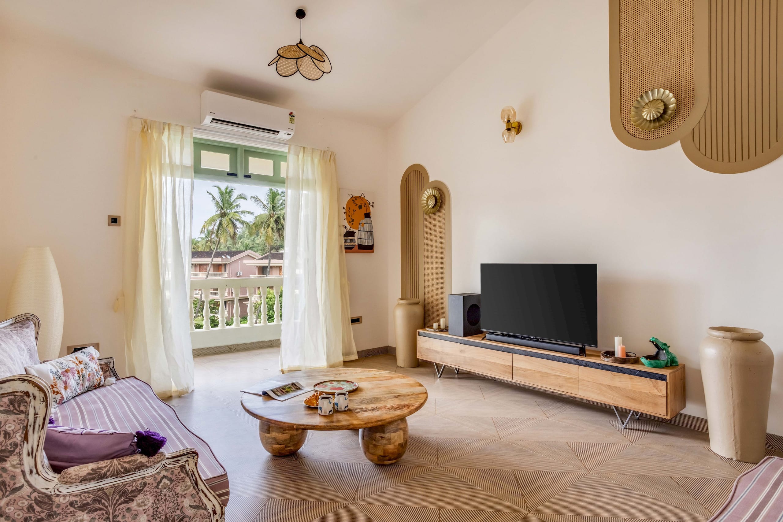 Marbella Luxury 2BHK near Candolim Beach - Tap to explore photos