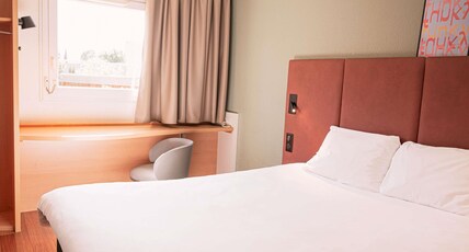 Ibis Aix en Provence Hotel Room Type - Reduced Mobility Room with 1 double bed