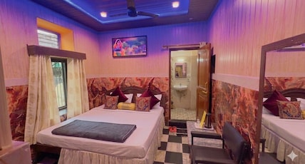 Shri Ganesh Hotel, 200 meters from nakki lake Room Type - Deluxe Non AC Shri Ganesh Hotel, 200 meters from nakki lake Room Type - Deluxe Non AC