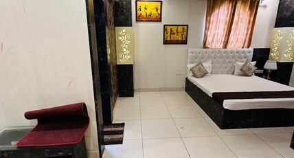 SHARDA PALACE HOTEL & BANQUET Room Type - SUPER DELUXE