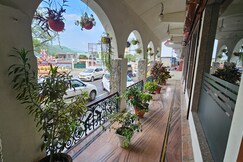 Relax Inn And Zayka Resturant