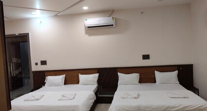 SHYAM PALACE INN Room Type - Family Room