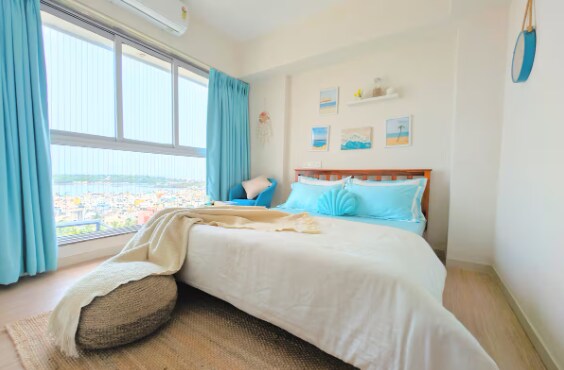 Spacious 2Bhk Ocean view l Designed Coastal boho - Tap to explore photos