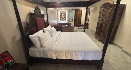 Rajmahal Hotel and Resort Room Type - Honeymoon Suite Room