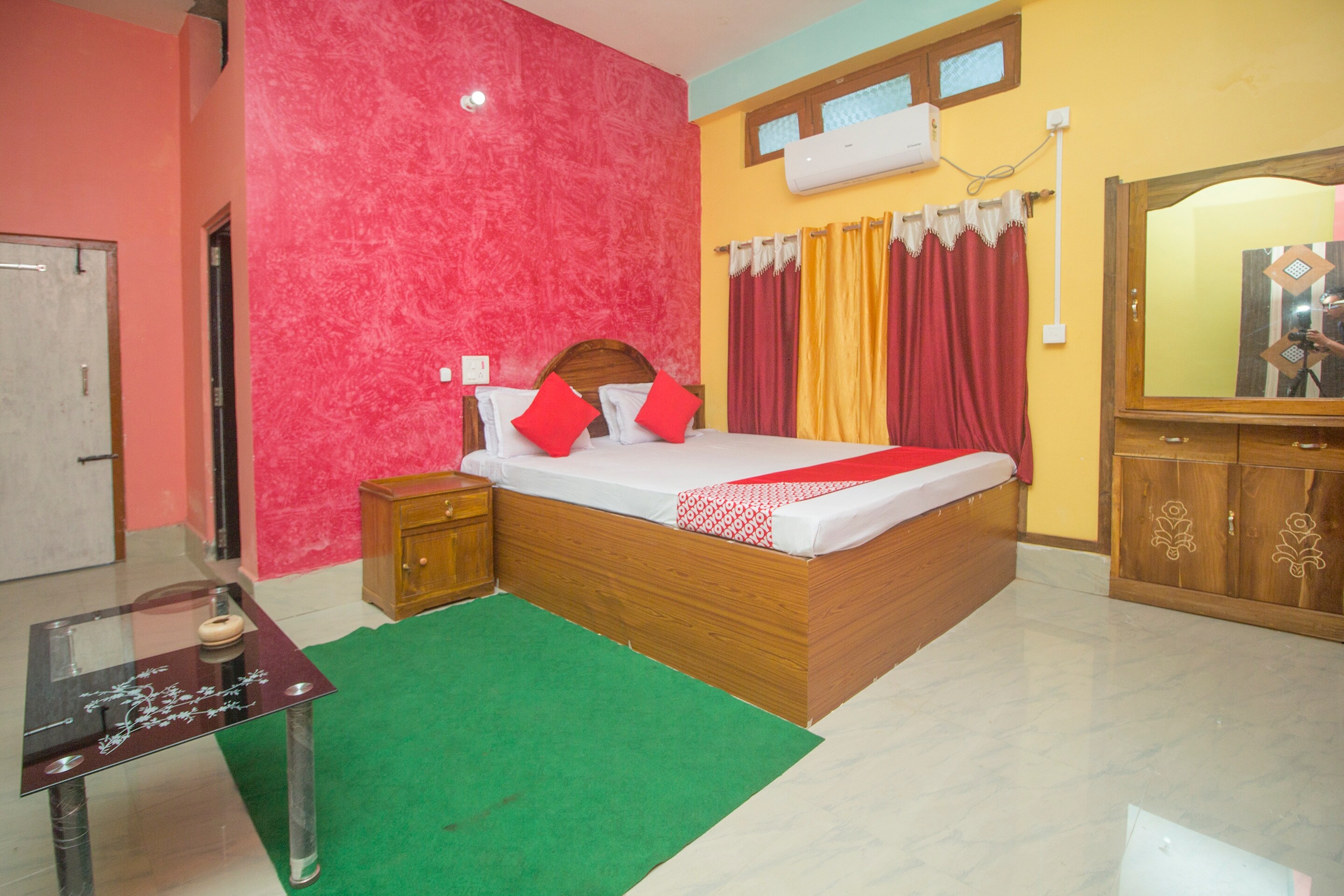 Hotel O Sandhana Homestay - Tap to explore photos