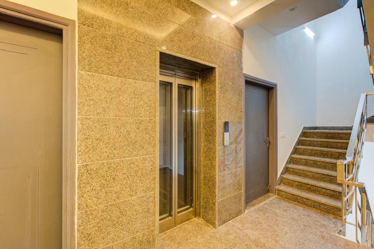 Hotel Aura Homes Near Artemis Hospital - Tap to explore photos