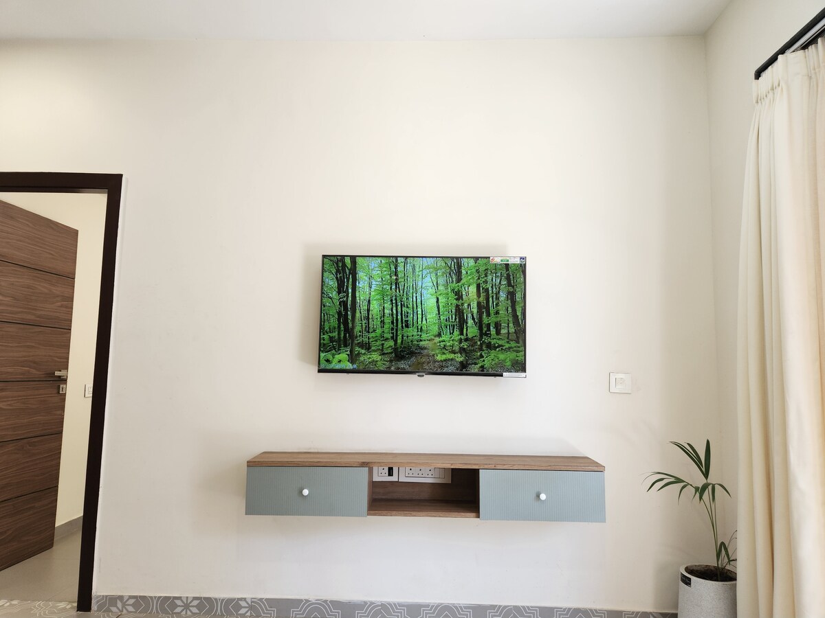 Candolim 1BHK Work Beach Long Stay Ready A104 - Tap to explore photos