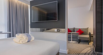 Novotel York Centre Room Type - Junior Suite with 1 queen size bed and 1 convertible double sofa Novotel York Centre Room Type - Junior Suite with 1 queen size bed and 1 convertible double sofa