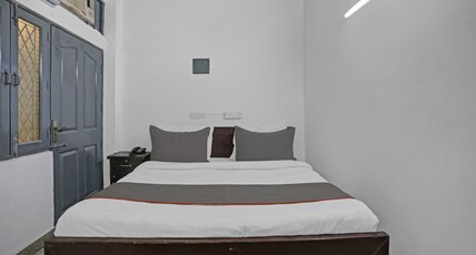 Hotel O The Premium Villa Room Type - Classic