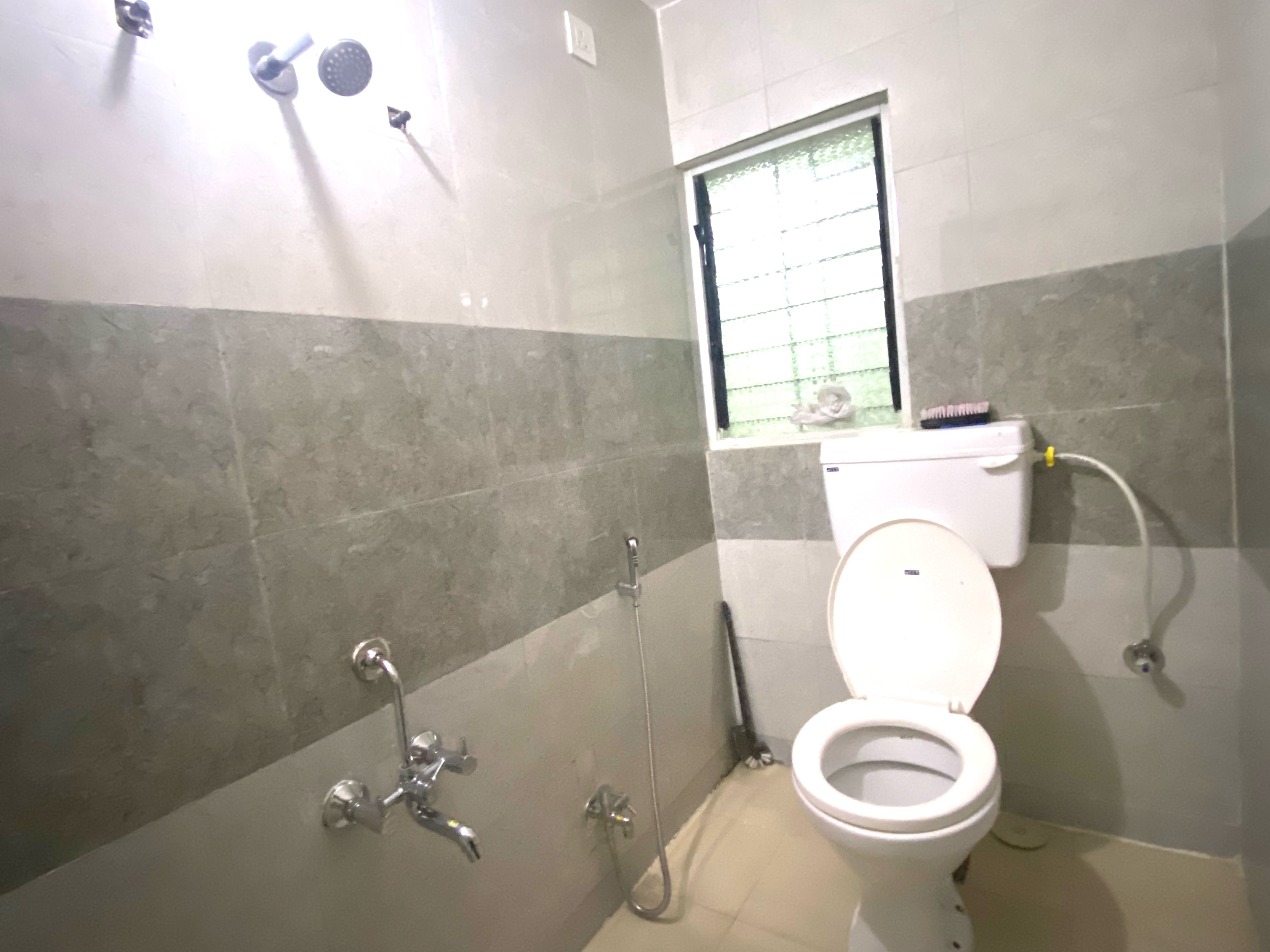1 BHK Apartment with Free Wi Fi - Tap to explore photos