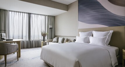 Pullman Shanghai Qingpu Excellence Room Type - DELUXE ROOM, 1 King Size Bed, High Floor and City View Pullman Shanghai Qingpu Excellence Room Type - DELUXE ROOM, 1 King Size Bed, High Floor and City View
