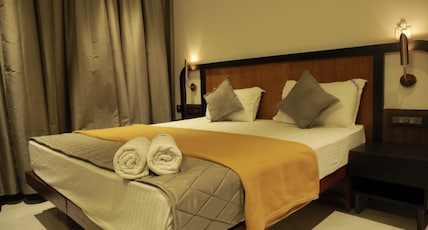 ARUNACHALA INN Room Type - Standard Double bed with Fan( NON AC) - parking 50m far from property ARUNACHALA INN Room Type - Standard Double bed with Fan( NON AC) - parking 50m far from property