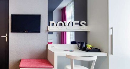 ibis Styles Amsterdam Amstel Room Type - Basement family room with three separate beds