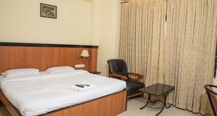 Hotel Shrie Shaanth Room Type - Deluxe AC