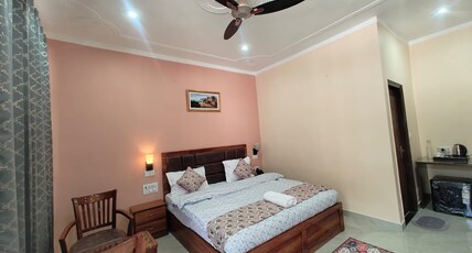 AASRA PARADISE HOTEL Room Type - Deluxe Room