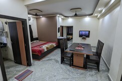 Large 2BHK PR Service Apartments 10 mins from Golpark/Gariahat
