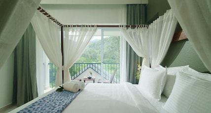 Eden Woods Room Type - Whispering Pines (Bathtub Villas)