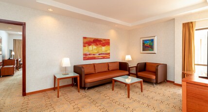 Holiday Inn Suites Kuwait Salmiya Room Type - 2 Bedroom Suite 1 King 2 Twin Lounge Access Smoking