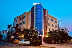 Address of Hotel The Leaf