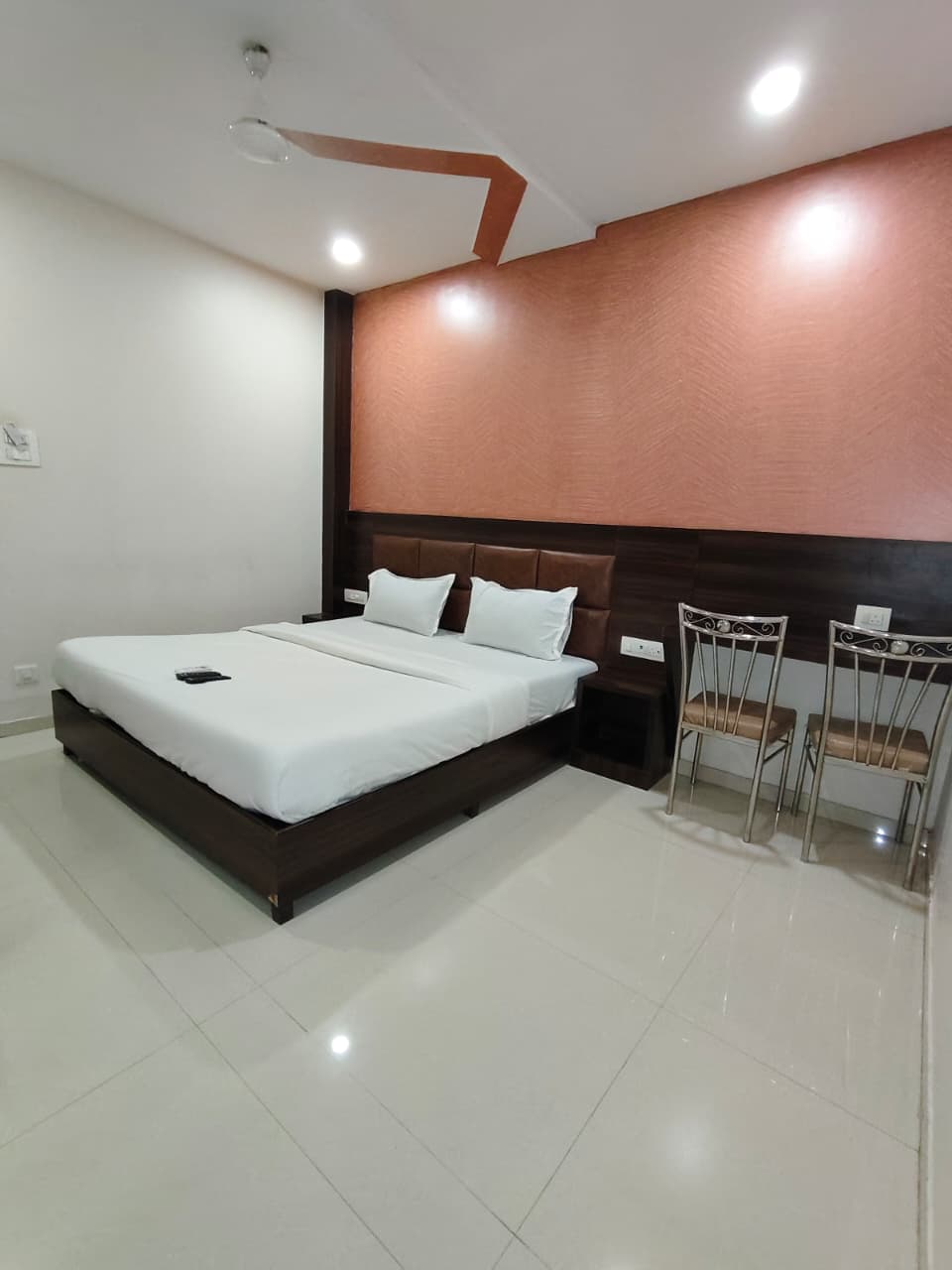 BKC NX Rooms and Caretaker - Tap to explore photos