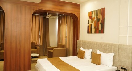 Malaiya Landmark Room Type - Family Ac Room