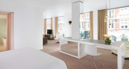 St Martins Lane Room Type - Corner King Suite