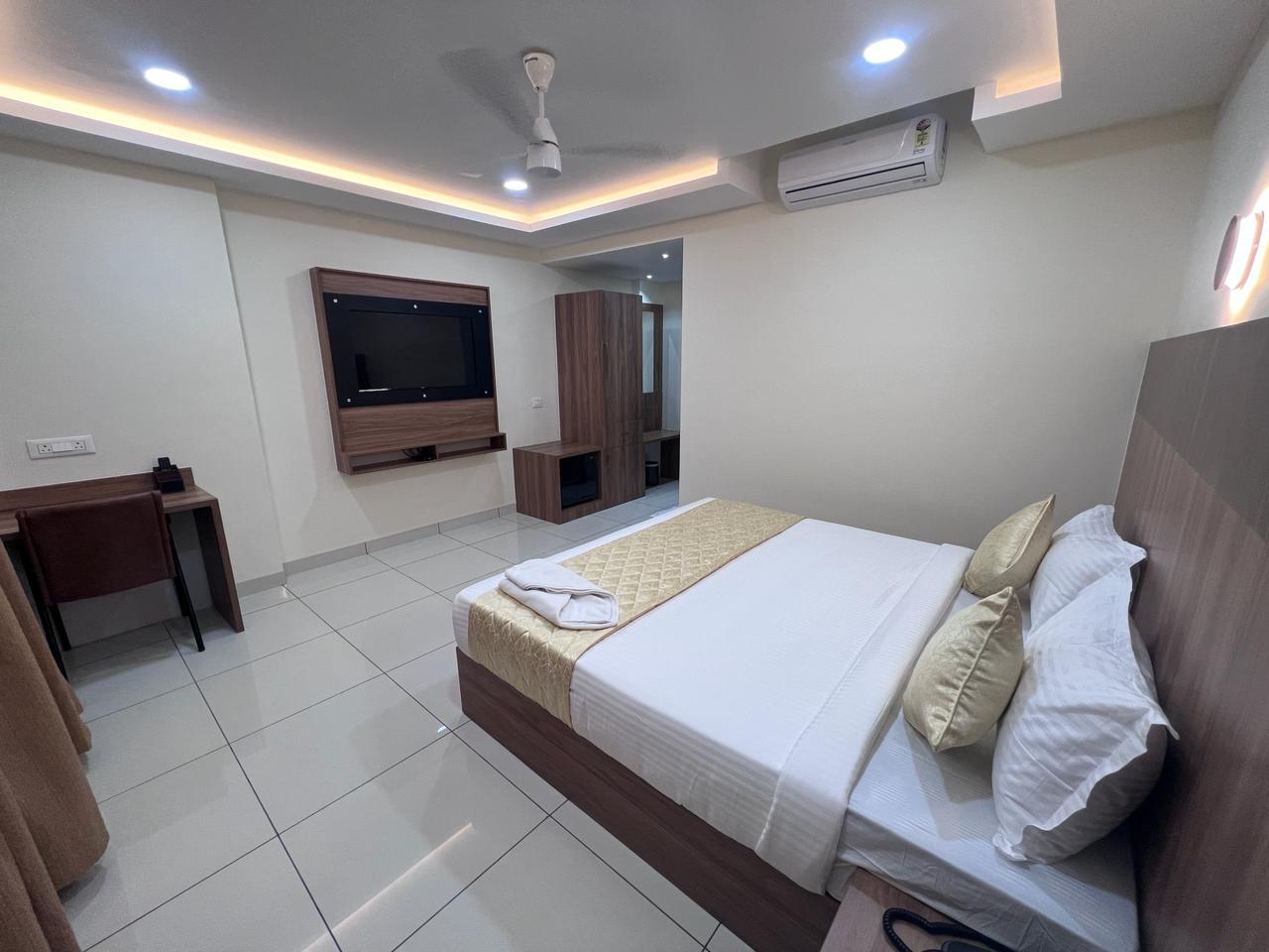HOTEL DEEPAKAM INN - Tap to explore photos