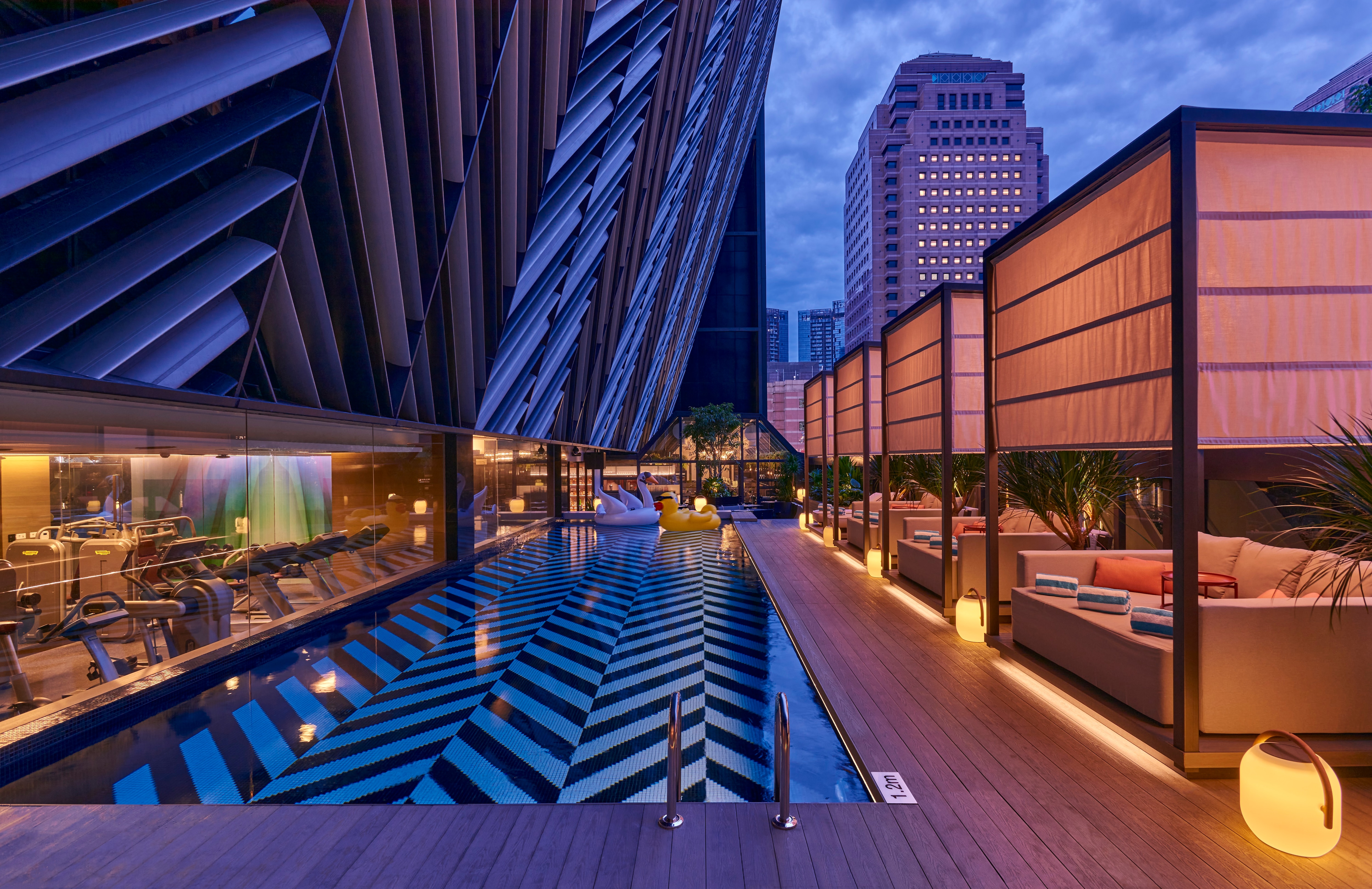 Pullman Singapore Orchard - Tap to explore photos